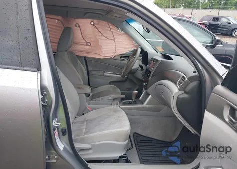 2010 Subaru Forester 2.5X Premium z USA, uszkodzony, nr VIN JF2SH6CC6AH775434